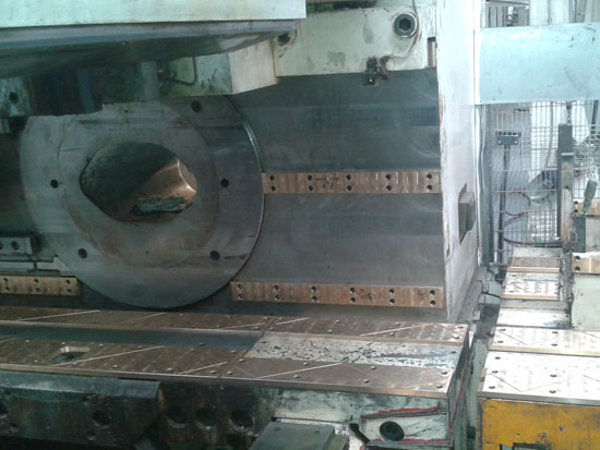 A hatalmas présgép alkotóeleme